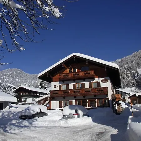 Haus Zauner Guest house Reit im Winkl
